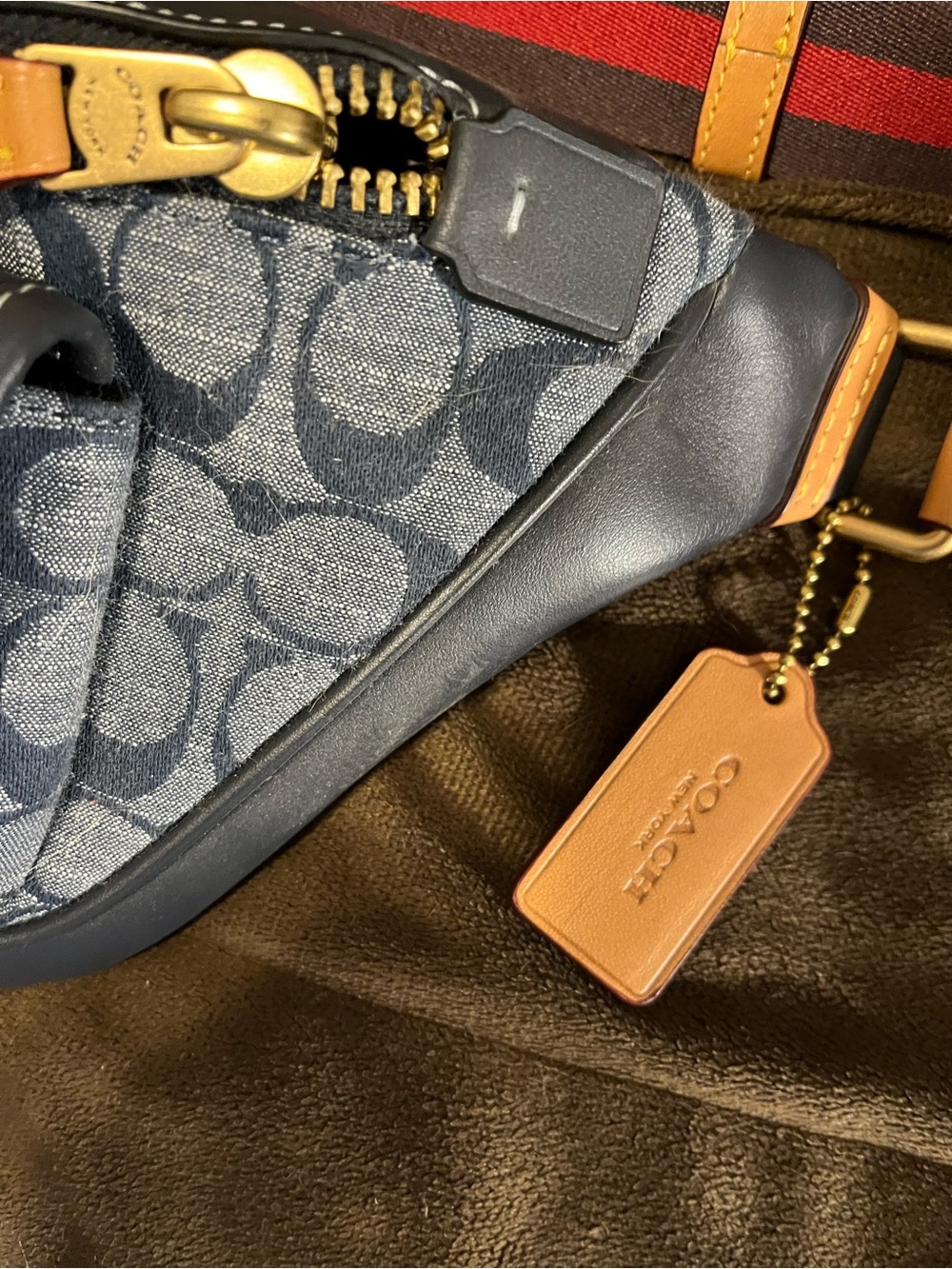 Coach Signature Belt Bag / Crossbody - Picture 4 of 6